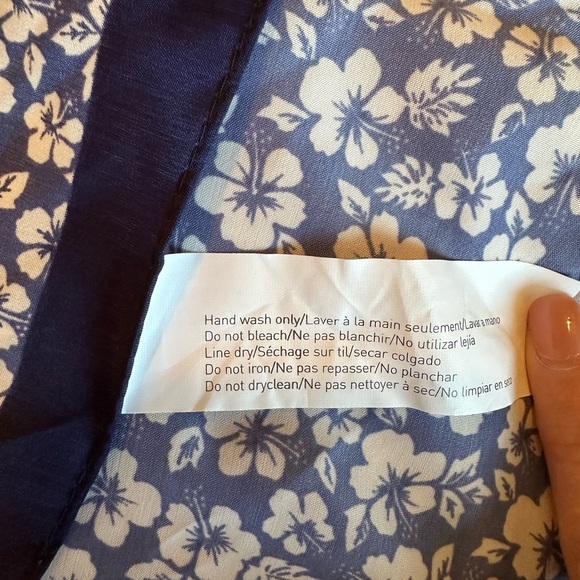 Floral scarf (Unbranded) - Picture 2 of 3